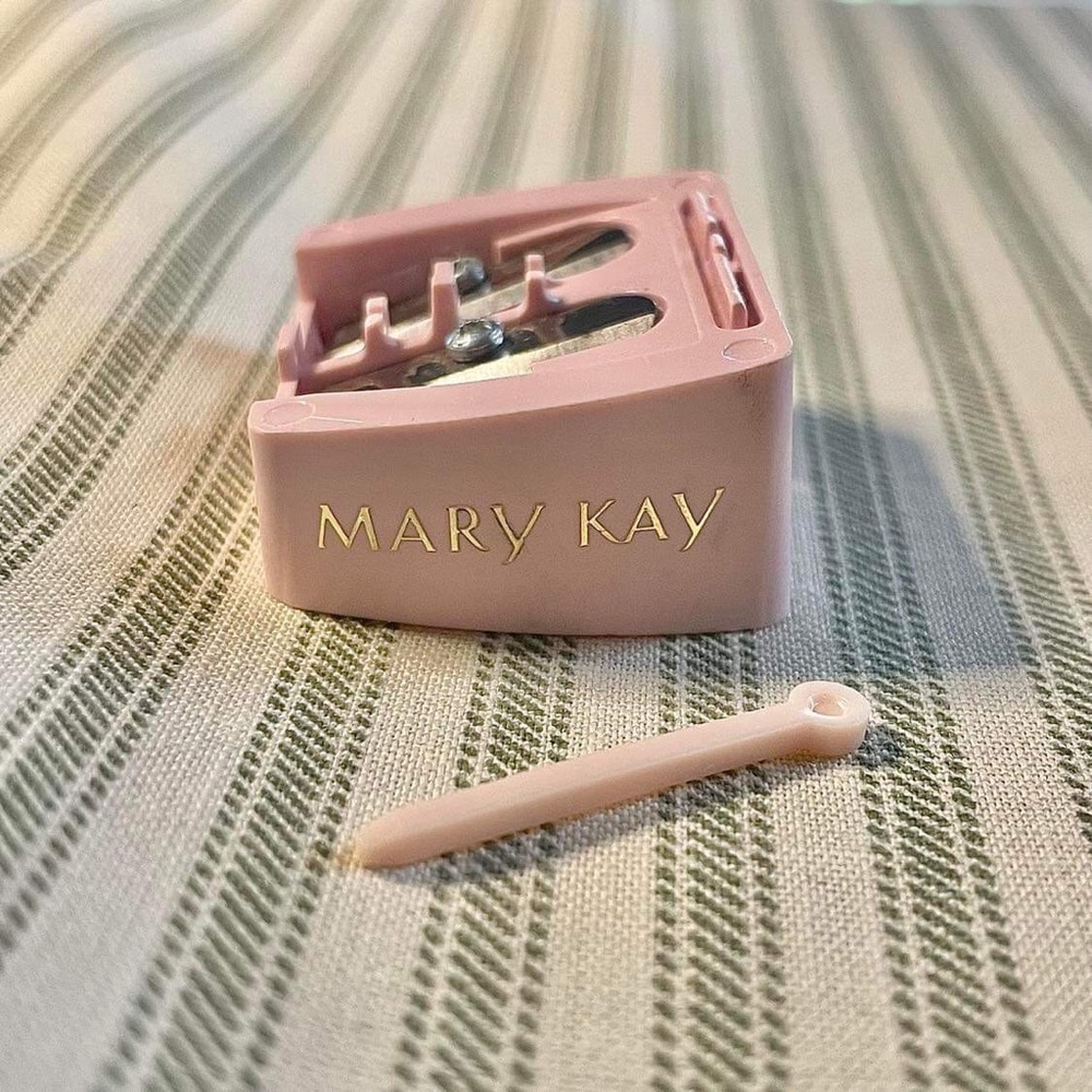 MARY KAY VINTAGE DOUBLE LIP AND EYE PENCIL SHARPENER * RARE*